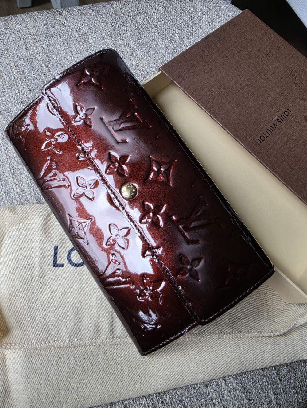 Authentic Louis Vuitton Sarah Patent Monogram Wallet in Deep Burgundy - Picture 2 of 14